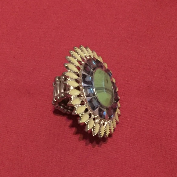 Flower Ring - Picture 2 of 3